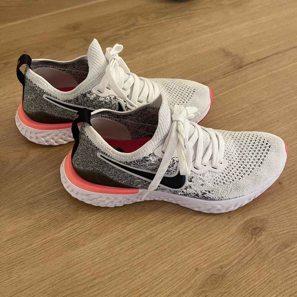 Women’s Nike epic react flynit 2